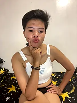 Snapshot of Obre17 chatting on 11-30-25, 02:32 Obre17 online show from 11-30-25, 02:32