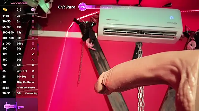 Snapshot of EVADANGERBDSM_ chatting on 10-30-25, 11:44 EVADANGERBDSM online show from 10-30-25, 11:44