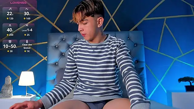 Lian Miller1  online show from 03-12-26, 12:33