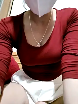 Snapshot of LenaCii chatting on 11-12-25, 04:57 LenaCii online show from 11-12-25, 04:57