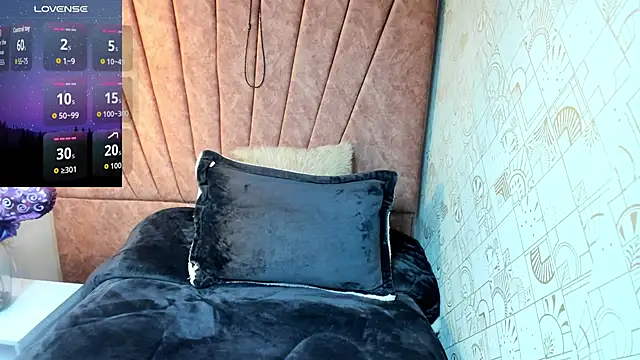 Issa Milf   online show from 10-21-25, 01:01