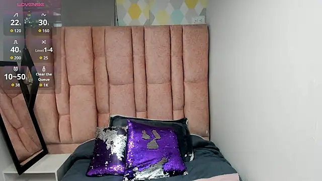 Issa Milf   online show from 02-11-26, 01:05