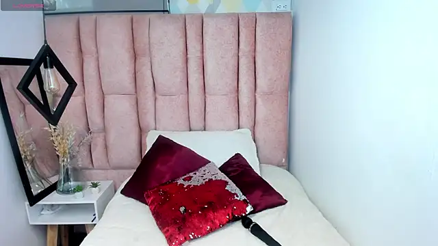 Issa Milf   online show from 05-20-26, 01:50