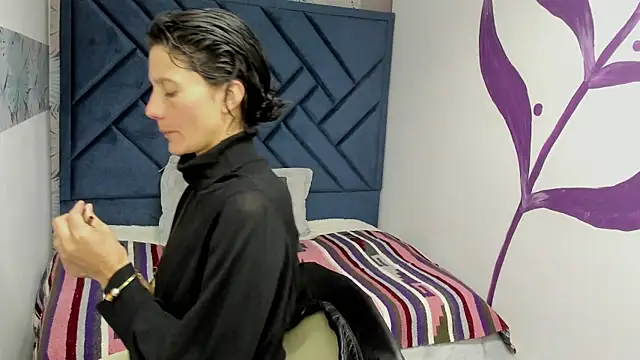 Valery More   online show from 11-06-25, 12:17