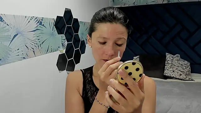 Valery More   online show from 11-20-25, 12:16