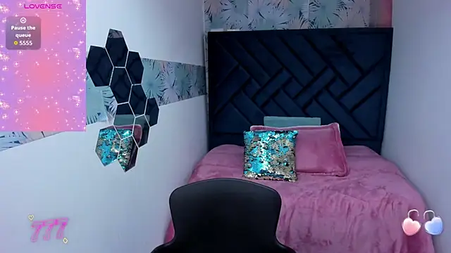 Valery More   online show from 04-21-26, 01:06