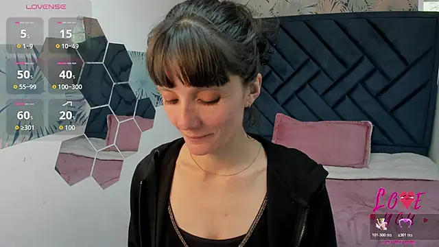 Valery More   online show from 06-29-26, 01:44