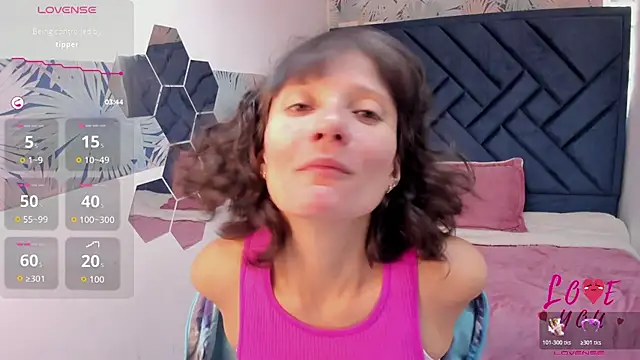 Valery More   online show from 07-08-26, 04:00