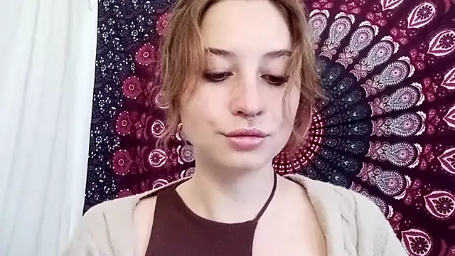 Snapshot of AdalynKiss chatting on 10-07-25, 06:10 AdalynKiss online show from 10-07-25, 06:10