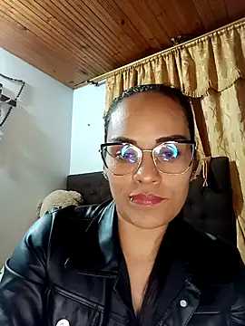 Snapshot of QueenBDSM chatting on 10-16-25, 02:23 QueenBDSM online show from 10-16-25, 02:23