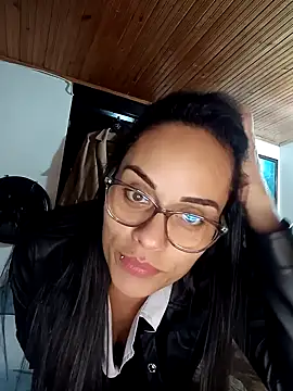 Snapshot of QueenBDSM chatting on 10-22-25, 12:33 QueenBDSM online show from 10-22-25, 12:33