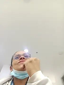 Snapshot of QueenBDSM chatting on 11-30-25, 05:28 QueenBDSM online show from 11-30-25, 05:28