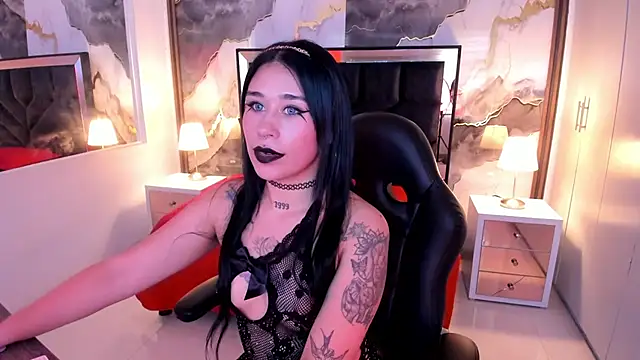SusanVilla online show from 05-25-26, 07:53