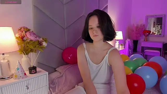 Violet Ferguson online show from 10-04-25, 11:19