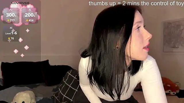 Snapshot of KayaNorth chatting on 02-15-26, 04:03 KayaNorth online show from 02-15-26, 04:03