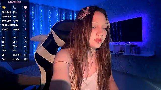 EmiIyKitty online show from 11-28-25, 06:54