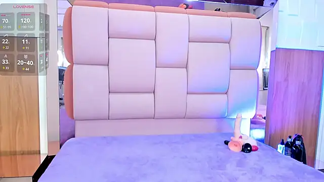 violet milleer online show from 09-28-25, 03:12