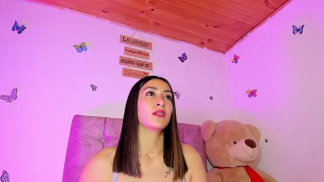 Snapshot of Lia_Roses3x chatting on 05-16-26, 02:19 Lia Roses3x online show from 05-16-26, 02:19