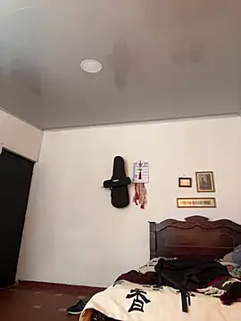 MadamLeRouge online show from 04-21-26, 04:23