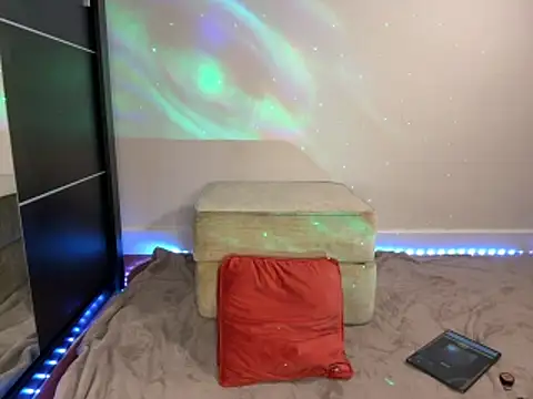 Snapshot of SaraNoir80 chatting on 11-20-25, 08:41 SaraNoir80 online show from 11-20-25, 08:41