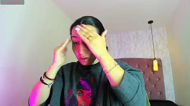 Snapshot of Iris__77 chatting on 11-04-25, 01:21 Iris 77 online show from 11-04-25, 01:21