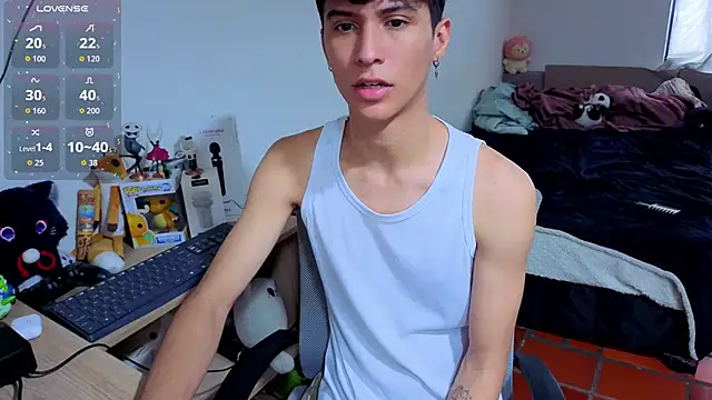 Snapshot of TwoBoys4Cum chatting on 11-21-25, 09:35 TwoBoys4Cum online show from 11-21-25, 09:35