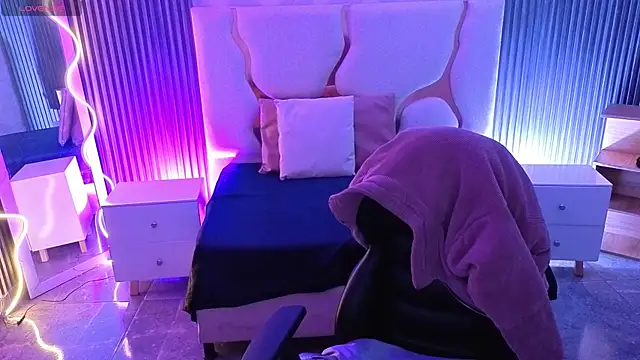 Ixchel tay online show from 04-10-26, 03:12