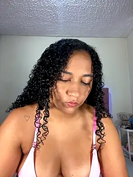 Snapshot of jesicamonroe44 chatting on 10-30-25, 01:01 jesicamonroe44 online show from 10-30-25, 01:01