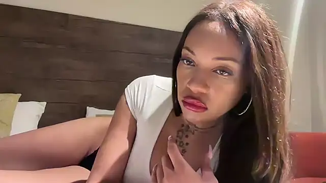 realrockybee1 online show from 10-07-25, 10:40