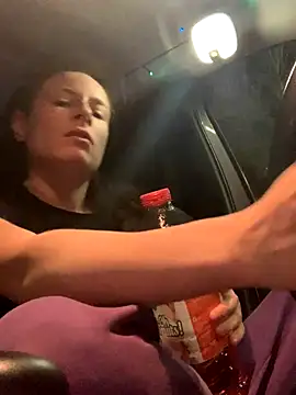 GoldenPussy1329 online show from 12-18-25, 10:38