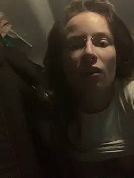 GoldenPussy1329 online show from 05-15-26, 10:28