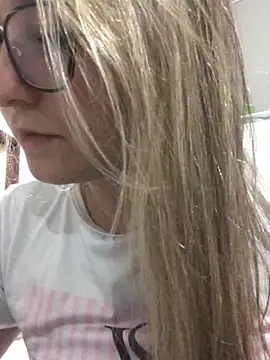 Snapshot of alegata27 chatting on 05-26-26, 10:06 alegata27 online show from 05-26-26, 10:06