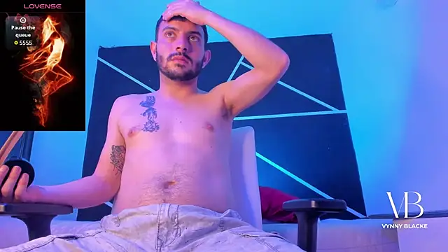 Snapshot of VynnyBlacke_ chatting on 12-16-25, 08:47 VynnyBlacke online show from 12-16-25, 08:47