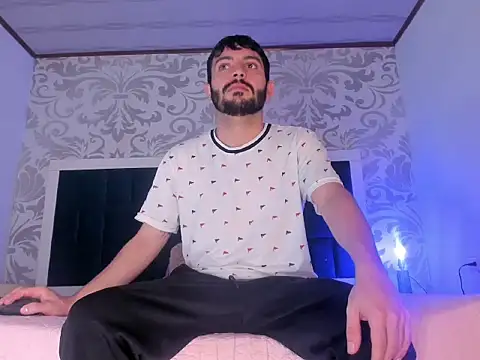 Snapshot of VynnyBlacke_ chatting on 02-19-26, 05:14 VynnyBlacke online show from 02-19-26, 05:14