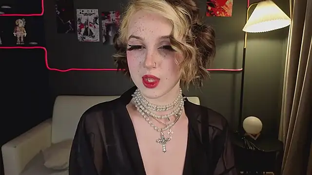 luna son online show from 04-17-26, 09:40