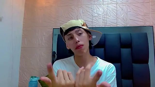 thaigo twink38 online show from 12-05-25, 04:43