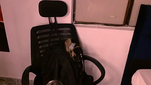 ChloePetite 0 online show from 11-08-25, 07:01