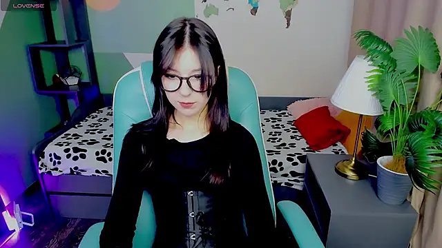 Snapshot of Azaliya_Haze chatting on 11-19-25, 08:20 Azaliya Haze online show from 11-19-25, 08:20