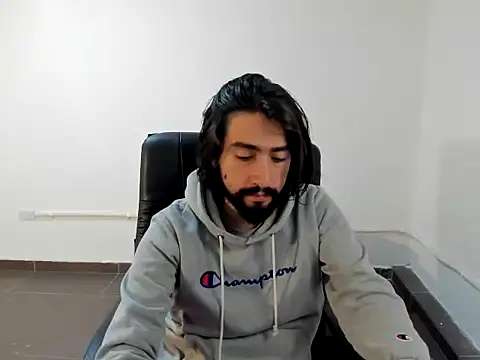 Snapshot of maximusdominus26 chatting on 02-27-26, 02:33 maximusdominus26 online show from 02-27-26, 02:33