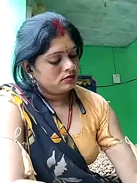 Snapshot of Na_shreya chatting on 10-21-25, 11:33 Na shreya online show from 10-21-25, 11:33