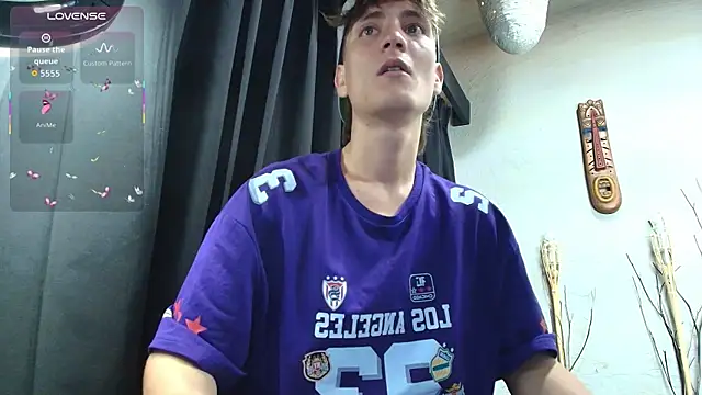 Snapshot of ZackMaye chatting on 10-13-25, 03:17 ZackMaye online show from 10-13-25, 03:17