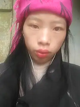 Snapshot of Khanhu_xx chatting on 12-19-25, 01:45 Khanhu xx online show from 12-19-25, 01:45