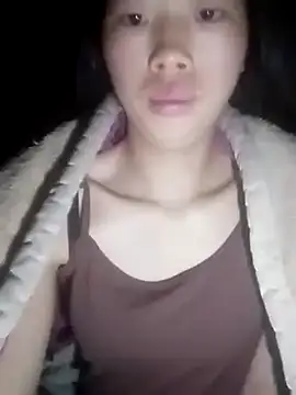 Snapshot of Khanhu_xx chatting on 12-21-25, 09:11 Khanhu xx online show from 12-21-25, 09:11