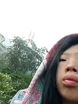 Snapshot of Khanhu_xx chatting on 02-14-26, 01:35 Khanhu xx online show from 02-14-26, 01:35