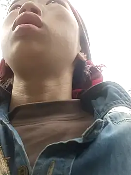 Snapshot of Khanhu_xx chatting on 02-15-26, 07:05 Khanhu xx online show from 02-15-26, 07:05