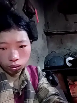 Snapshot of Khanhu_xx chatting on 02-16-26, 10:39 Khanhu xx online show from 02-16-26, 10:39