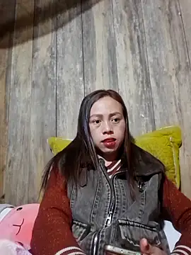 Tuyet xx online show from 12-15-25, 02:16