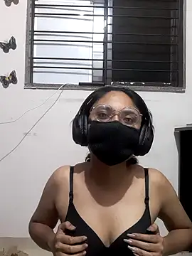 Snapshot of cherriesontop chatting on 10-11-25, 07:45 cherriesontop online show from 10-11-25, 07:45