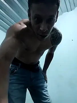 Snapshot of Dani156y chatting on 10-09-25, 07:28 Dani156y online show from 10-09-25, 07:28