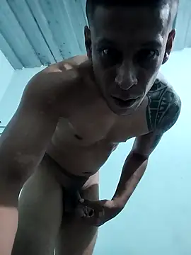 Snapshot of Dani156y chatting on 10-21-25, 09:54 Dani156y online show from 10-21-25, 09:54